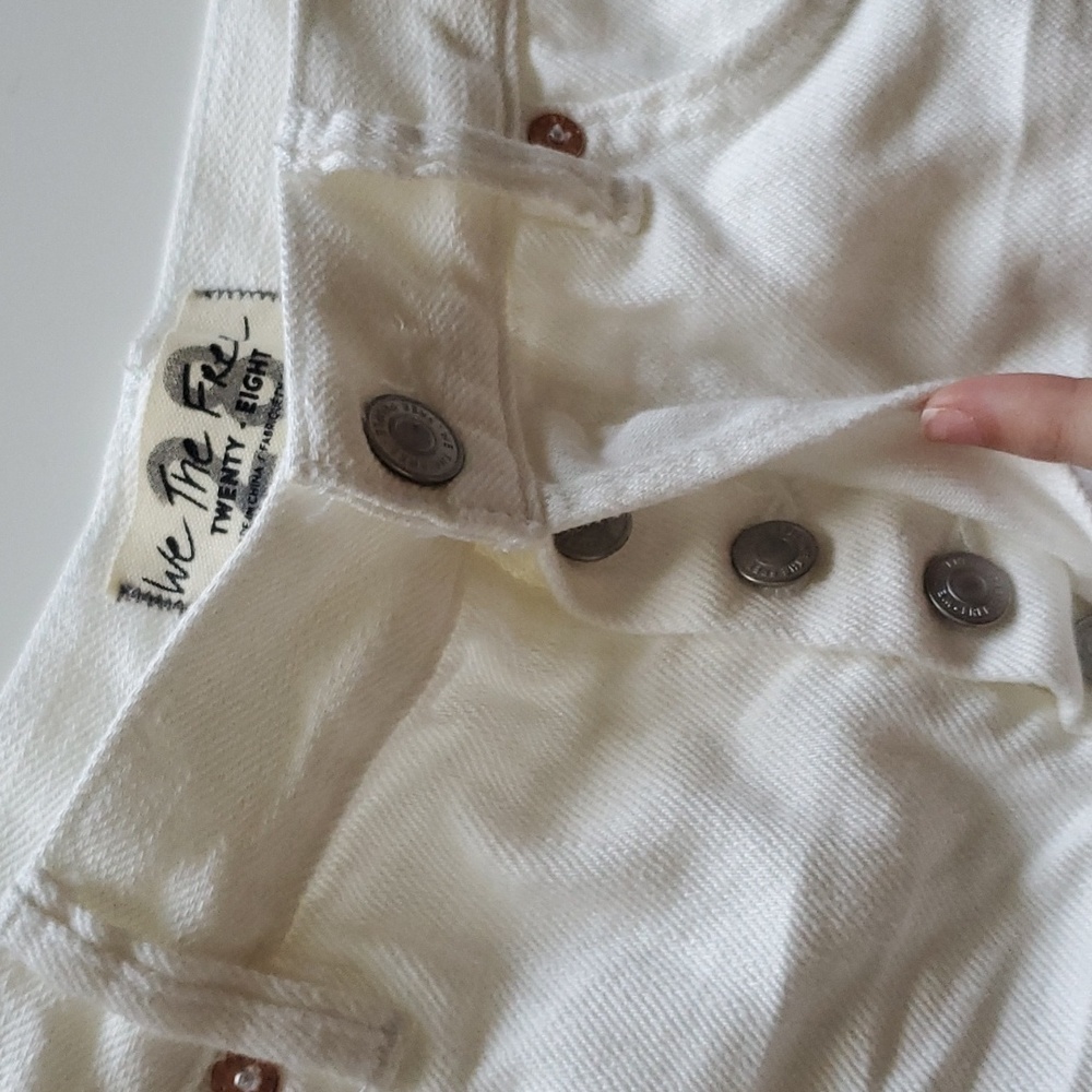 NWT Free People Loving Good Vibrations Spring White Denim Shorts - Picture 12 of 13